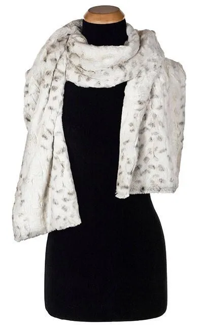 Stole - Luxury Faux Fur in Winters Frost