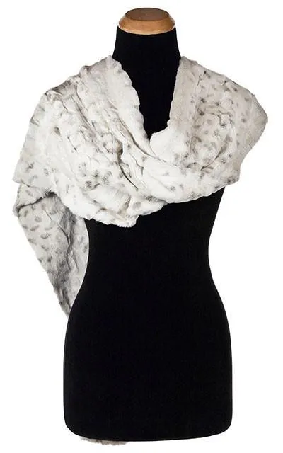 Stole - Luxury Faux Fur in Winters Frost